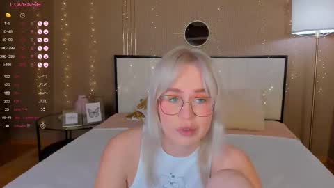 Bella online show from 10.13.25