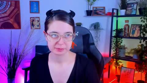 Snapshot of bellatrixllestrange chatting on 12.23.24 Bella. Ntmu online show from 12.23.24