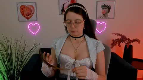 Snapshot of bellatrixllestrange chatting on 02.04.25 Bella. Ntmu online show from 02.04.25