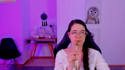 Snapshot of bellatrixllestrange chatting on 02.18.25 Bella. Ntmu online show from 02.18.25