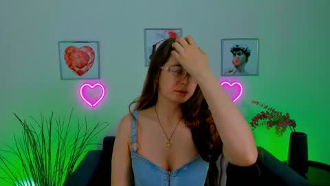 Snapshot of bellatrixllestrange chatting on 02.21.25 Bella. Ntmu online show from 02.21.25