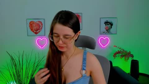 Snapshot of bellatrixllestrange chatting on 02.21.25 Bella. Ntmu online show from 02.21.25