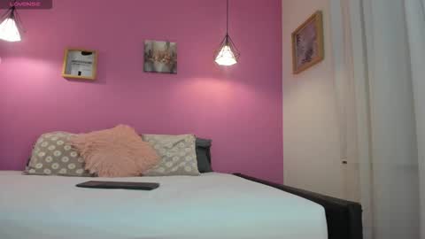 Bella Wild online show from 02.05.26