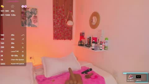 Snapshot of bellawoods_ chatting on 05.21.26 laukyubey online show from 05.21.26
