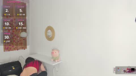 Snapshot of bellawoods_ chatting on 06.27.26 laukyubey online show from 06.27.26