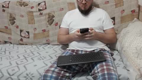 Snapshot of bellcazzoegrosso chatting on 04.15.26 bellcazzoegrosso online show from 04.15.26