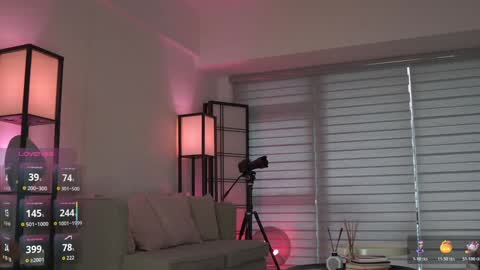 Snapshot of belle_adrienne chatting on 11.02.25 Belle Adrienne IG online show from 11.02.25