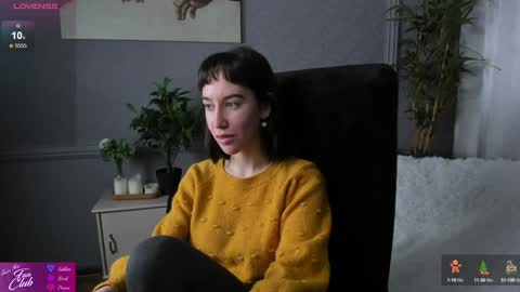 Snapshot of belle_via chatting on 12.12.24 Bella online show from 12.12.24