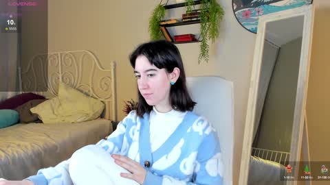 Snapshot of belle_via chatting on 01.17.25 Bella online show from 01.17.25