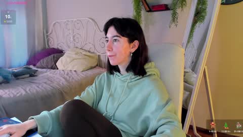 Snapshot of belle_via chatting on 01.18.25 Bella online show from 01.18.25