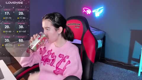 Snapshot of belle_via chatting on 02.25.25 Bella online show from 02.25.25