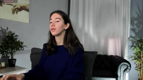 Snapshot of belle_via chatting on 09.14.25 Bella online show from 09.14.25