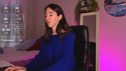 Snapshot of belle_via chatting on 09.17.25 Bella online show from 09.17.25