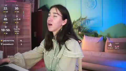 Snapshot of belle_via chatting on 09.18.25 Bella online show from 09.18.25