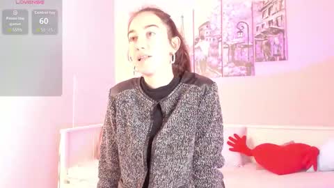 Snapshot of belle_via chatting on 09.19.25 Bella online show from 09.19.25