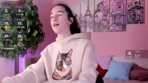 Snapshot of belle_via chatting on 09.24.25 Bella online show from 09.24.25