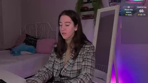 Snapshot of belle_via chatting on 10.17.25 Bella online show from 10.17.25