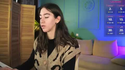 Snapshot of belle_via chatting on 10.20.25 Bella online show from 10.20.25