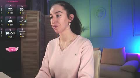 Snapshot of belle_via chatting on 11.18.25 Bella online show from 11.18.25