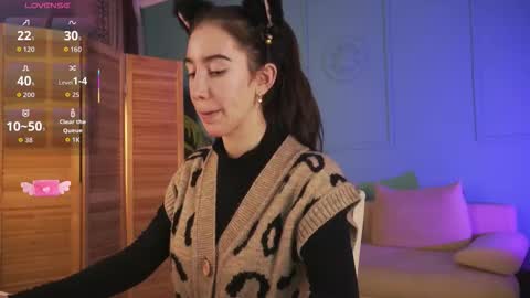 Snapshot of belle_via chatting on 12.02.25 Bella online show from 12.02.25