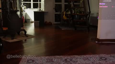 Snapshot of bellebabyboo chatting on 02.15.26 BELLE online show from 02.15.26