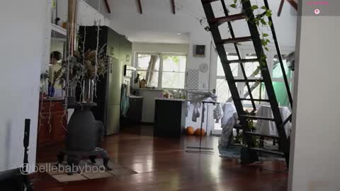 Snapshot of bellebabyboo chatting on 02.25.26 BELLE online show from 02.25.26