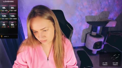 Snapshot of bellezza_ chatting on 12.11.24 Your Annabelle Wolf online show from 12.11.24