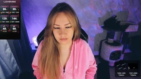 Snapshot of bellezza_ chatting on 12.17.24 Your Annabelle Wolf online show from 12.17.24