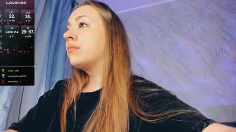 Snapshot of bellezza_ chatting on 12.29.24 Your Annabelle Wolf online show from 12.29.24