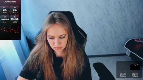 Snapshot of bellezza_ chatting on 02.04.25 Your Annabelle Wolf online show from 02.04.25