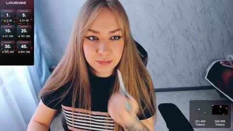 Snapshot of bellezza_ chatting on 02.13.25 Your Annabelle Wolf online show from 02.13.25