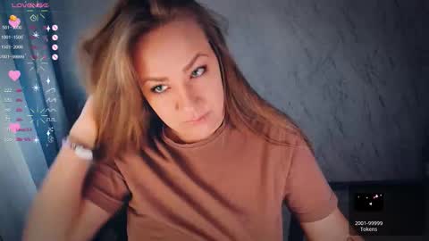 Snapshot of bellezza_ chatting on 10.16.25 Your Annabelle Wolf online show from 10.16.25