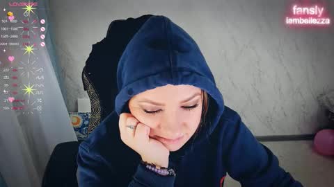 Snapshot of bellezza_ chatting on 11.28.25 Your Annabelle Wolf online show from 11.28.25