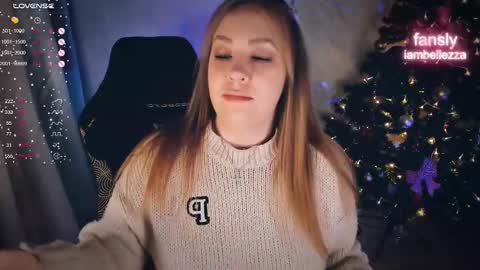 Snapshot of bellezza_ chatting on 12.14.25 Your Annabelle Wolf online show from 12.14.25