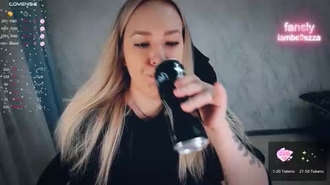 Snapshot of bellezza_ chatting on 02.09.26 Your Annabelle Wolf online show from 02.09.26