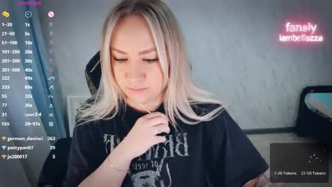 Snapshot of bellezza_ chatting on 03.03.26 Your Annabelle Wolf online show from 03.03.26