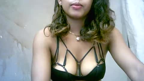 Snapshot of bellibellah chatting on 02.25.26 BelliBellah online show from 02.25.26