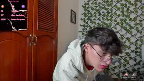 Snapshot of bellmontneon chatting on 12.02.25 Neon online show from 12.02.25