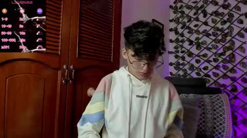 Snapshot of bellmontneon chatting on 12.19.25 Neon online show from 12.19.25