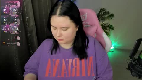 LinaBoo online show from 12.20.25