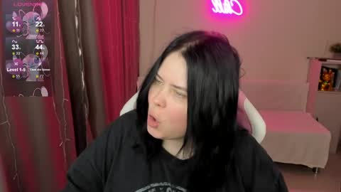 LinaBoo online show from 04.13.26