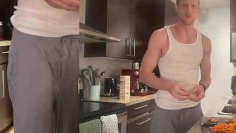 Snapshot of bendoverxo chatting on 11.06.25 bendoverxo online show from 11.06.25