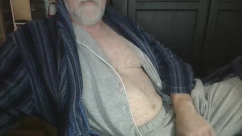 Snapshot of bendrinkin chatting on 01.21.25 bendrinkin online show from 01.21.25