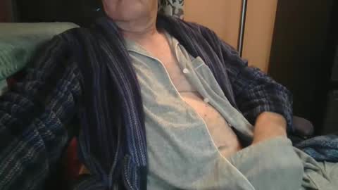 Snapshot of bendrinkin chatting on 11.11.25 bendrinkin online show from 11.11.25