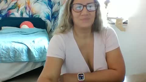 Snapshot of bendybecky69 chatting on 02.14.25 Becky online show from 02.14.25