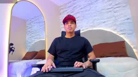 BENJAMIN online show from 02.28.25