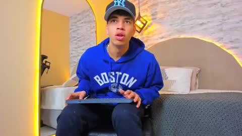 BENJAMIN online show from 11.04.25