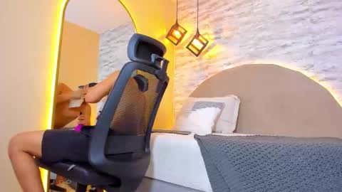 BENJAMIN online show from 11.05.25