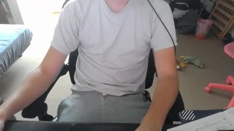 Snapshot of benjifrenchione chatting on 09.19.25 benjifrenchione online show from 09.19.25