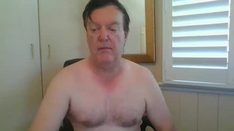 Snapshot of benjoid chatting on 11.27.25 benjoid online show from 11.27.25